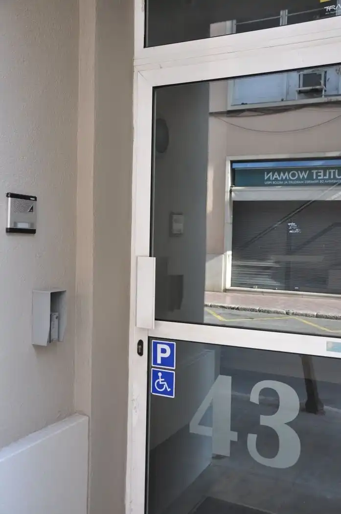 Garage zur Miete in Carrer Méndez Núñez, 43, Centre