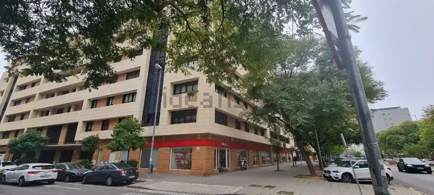 Aparcament amb ascensor en venda a Calle Rector Candil 3B