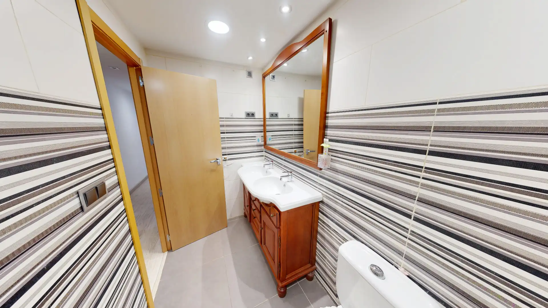 Baño de Piso en venta en Elche / Elx con Amueblado