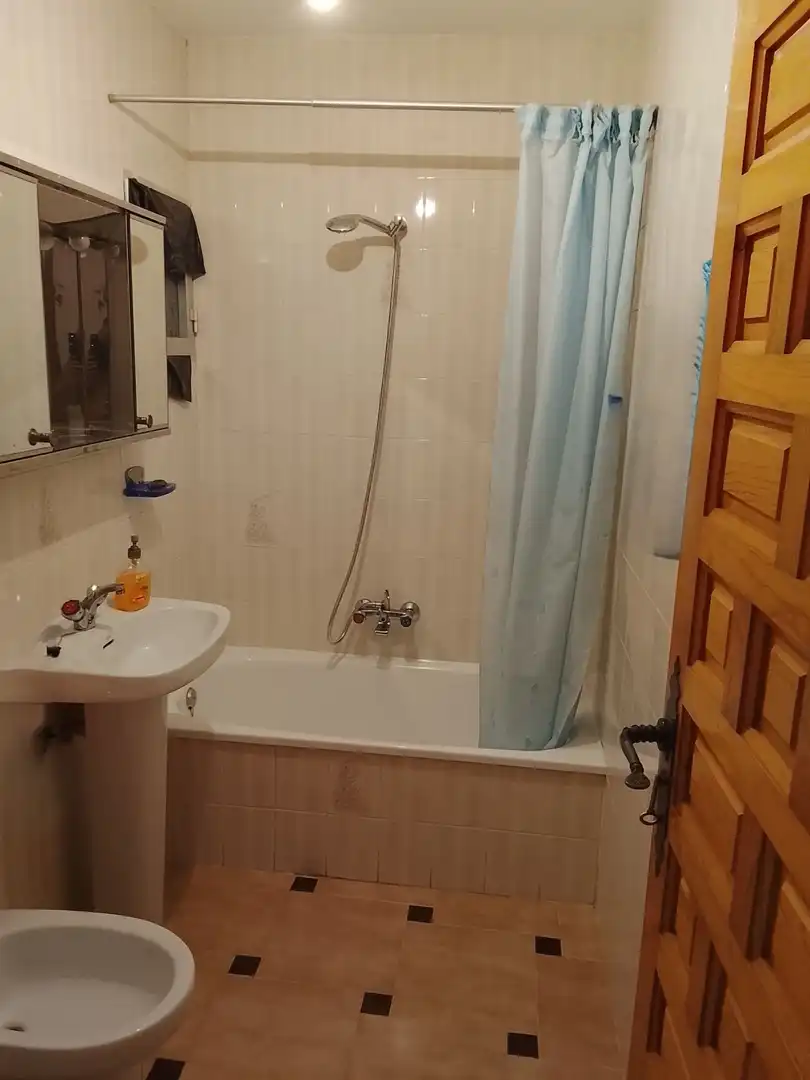 Badezimmer von Wohnungen zum Verkauf in Madrigal de la Vera