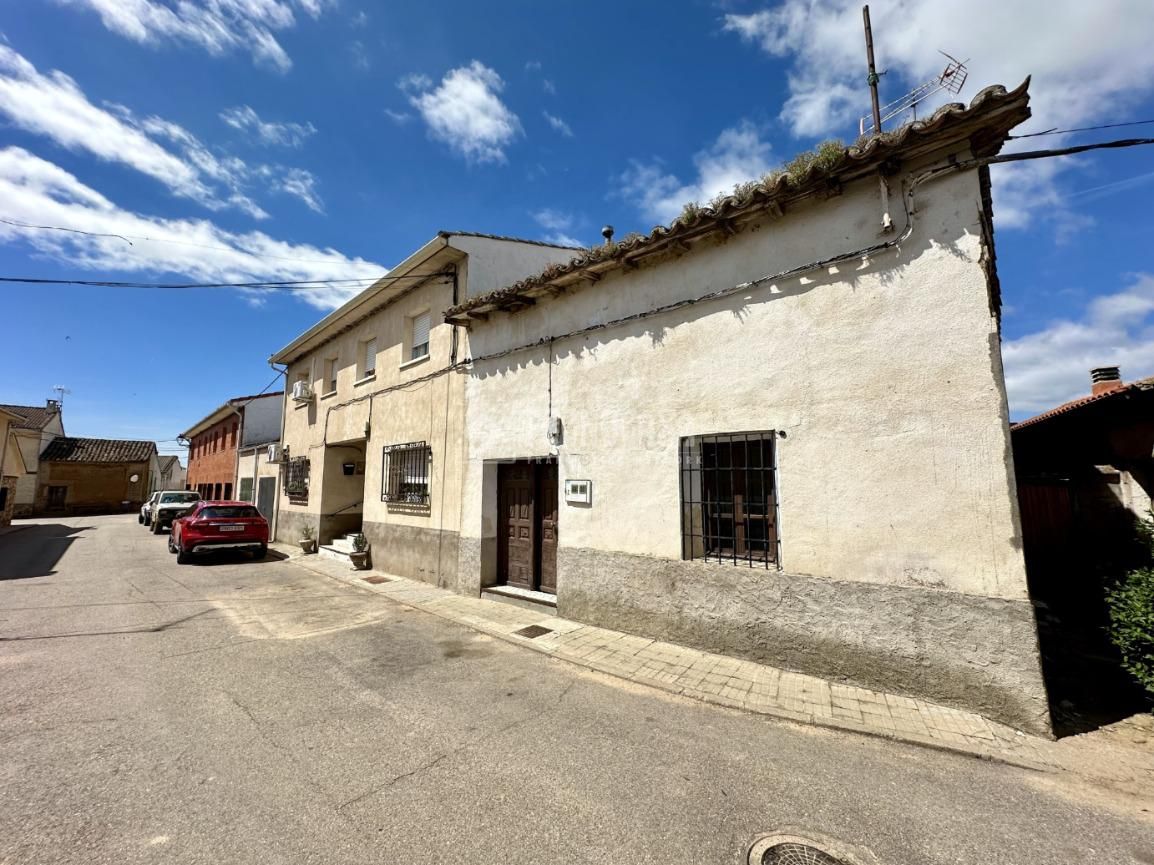Vista exterior de Finca rústica en venda en Fuentelahiguera de Albatages amb Traster