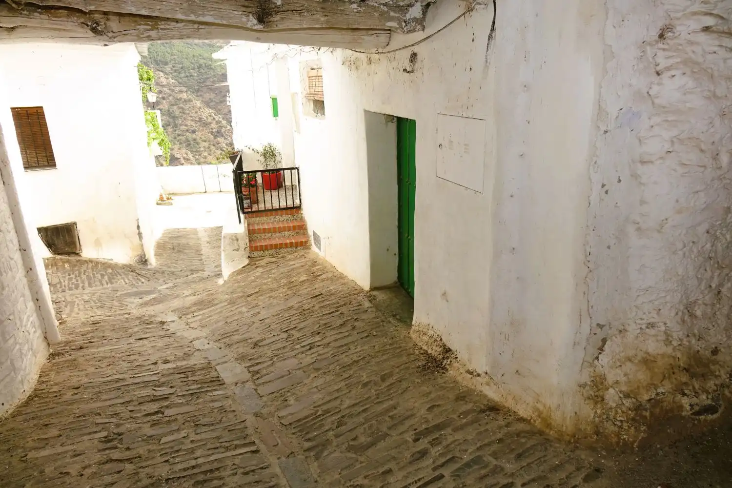 Vista exterior de Casa o xalet en venda en La Taha amb Terrassa i Balcó