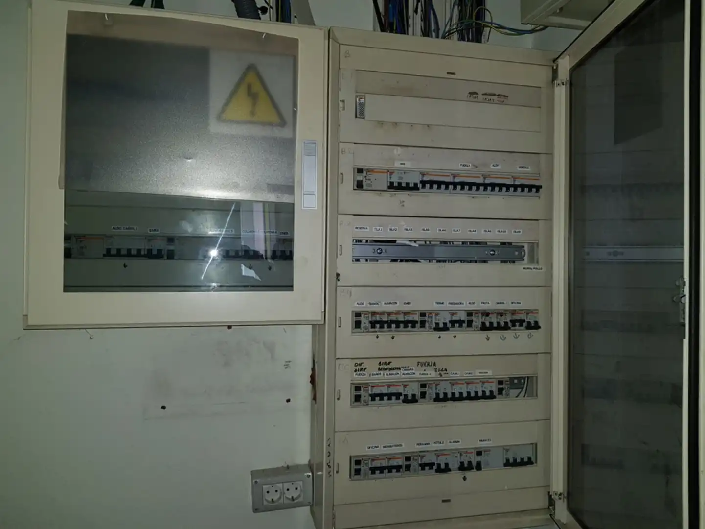 Local de lloguer en Los Corrales de Buelna  amb Aire condicionat