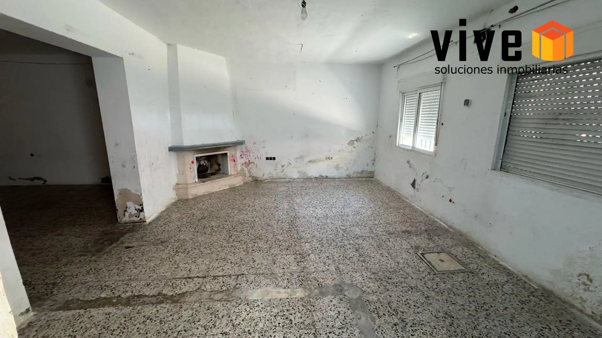 Casa adosada en venda en Sevilla amb Aire condicionat i Balcó
