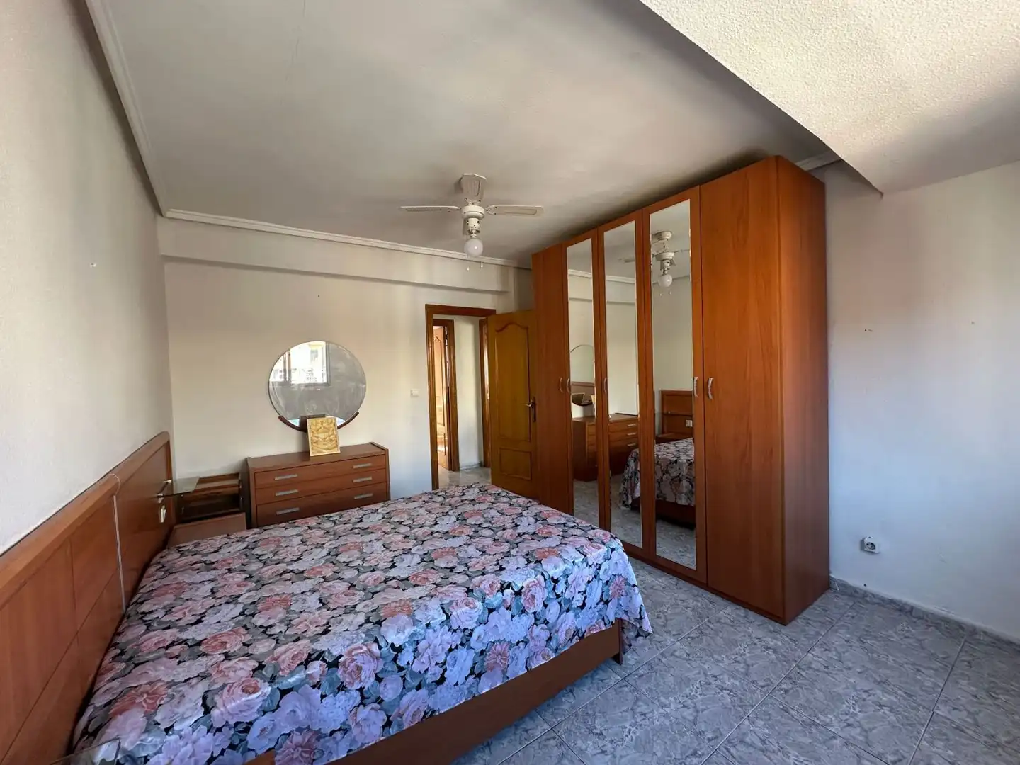Bedroom of Flat for sale in Torrent  with Air Conditioner and Balcony