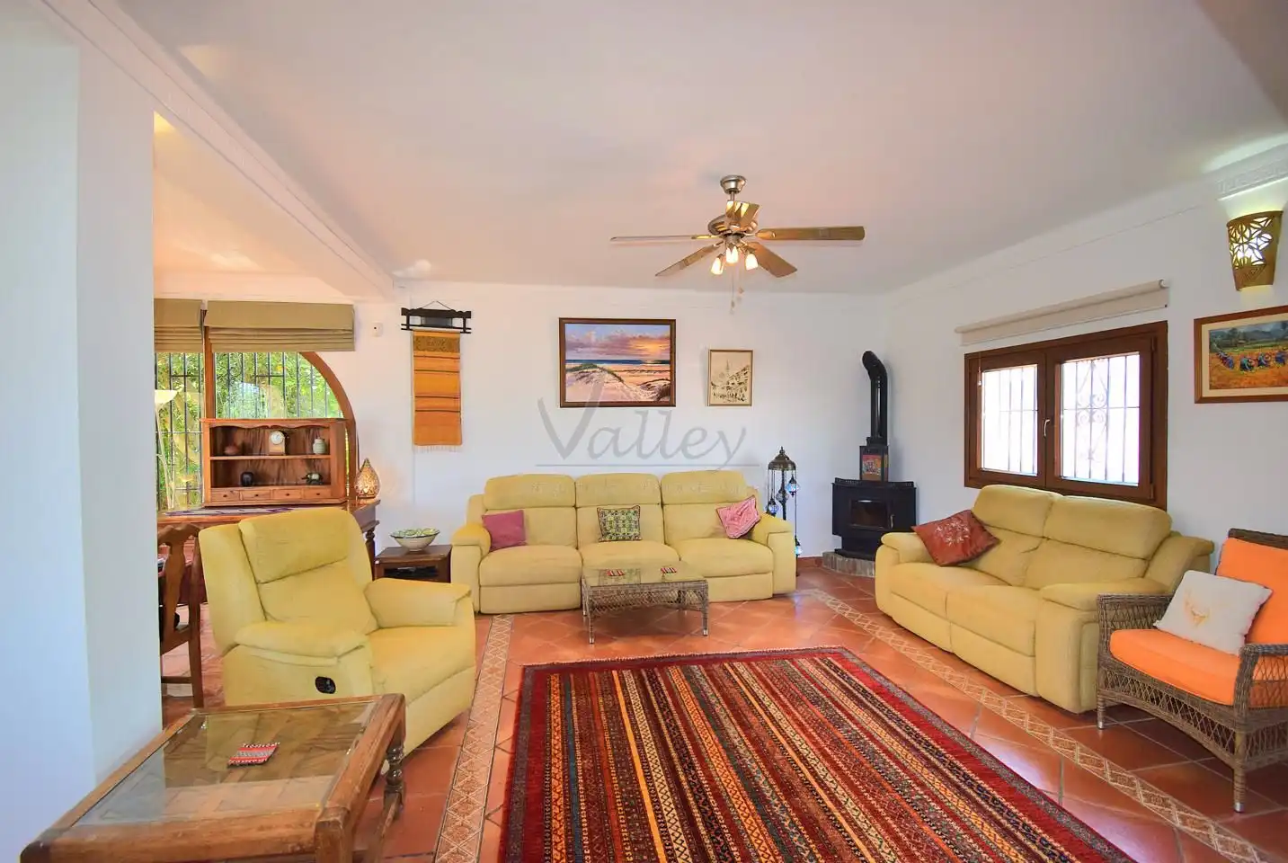 Sala d'estar de Casa o xalet en venda en Los Barrios amb Jardí privat, Terrassa i Traster