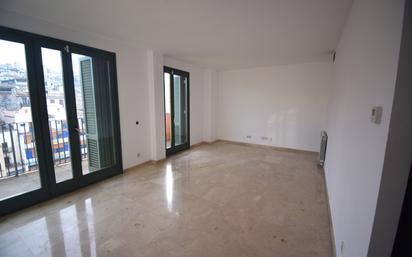 Living room of Flat to rent in Girona Capital  with Air Conditioner, Heating and Balcony