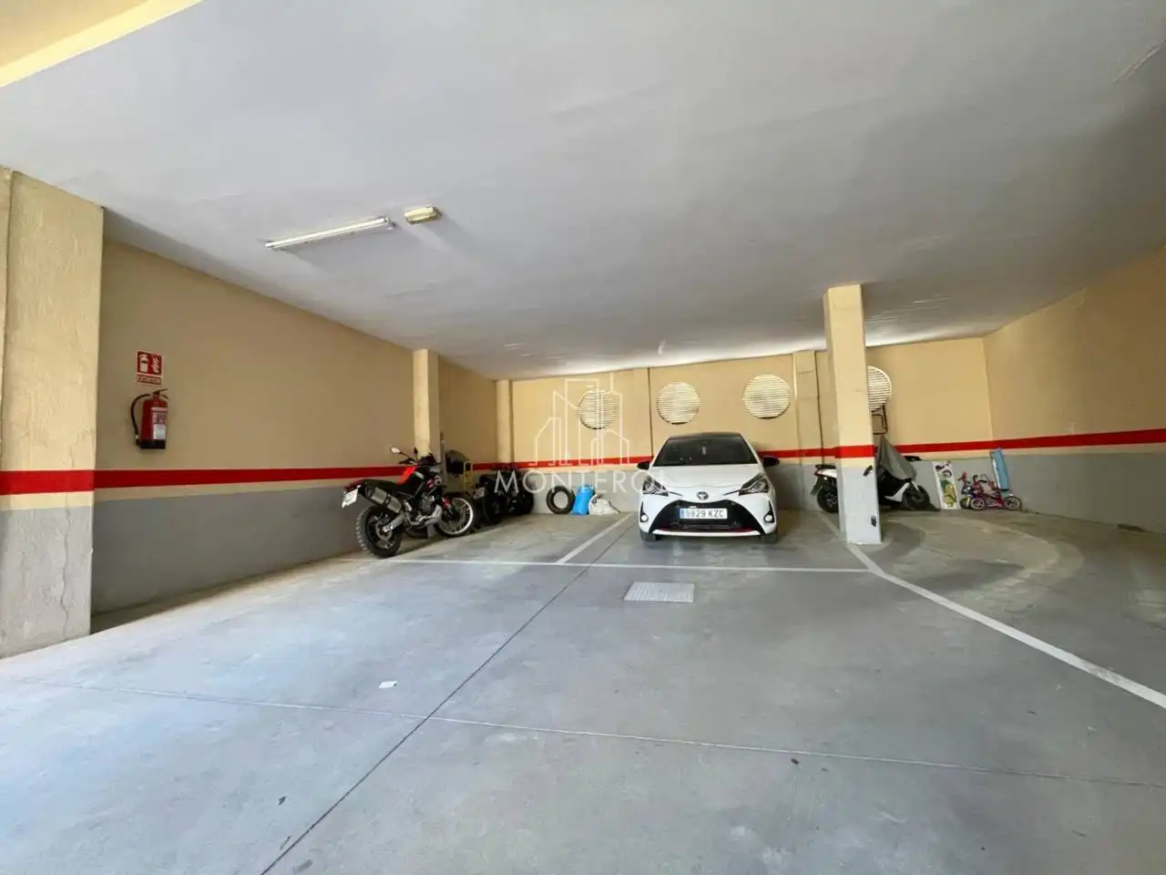 Parking de Dúplex en venta en Rubí con Aire acondicionado, Calefacción y Terraza