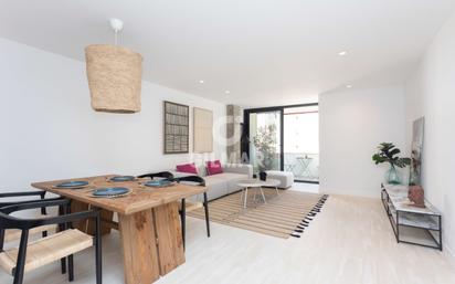 Living room of Flat for sale in  Madrid Capital  with Terrace, Storage room and Furnished