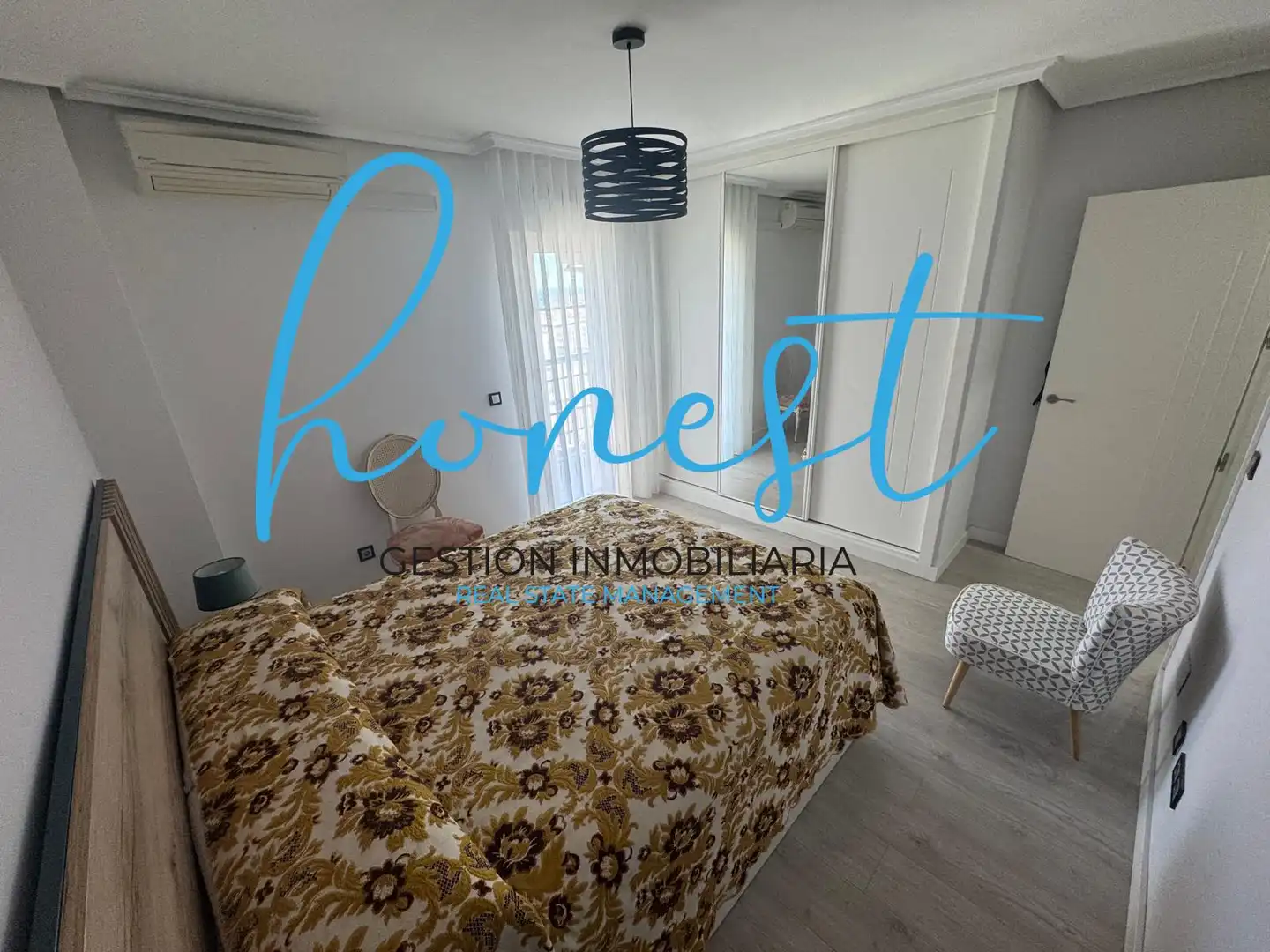 Habitación de Piso en venta en Torremolinos con Aire acondicionado, Terraza y Amueblado