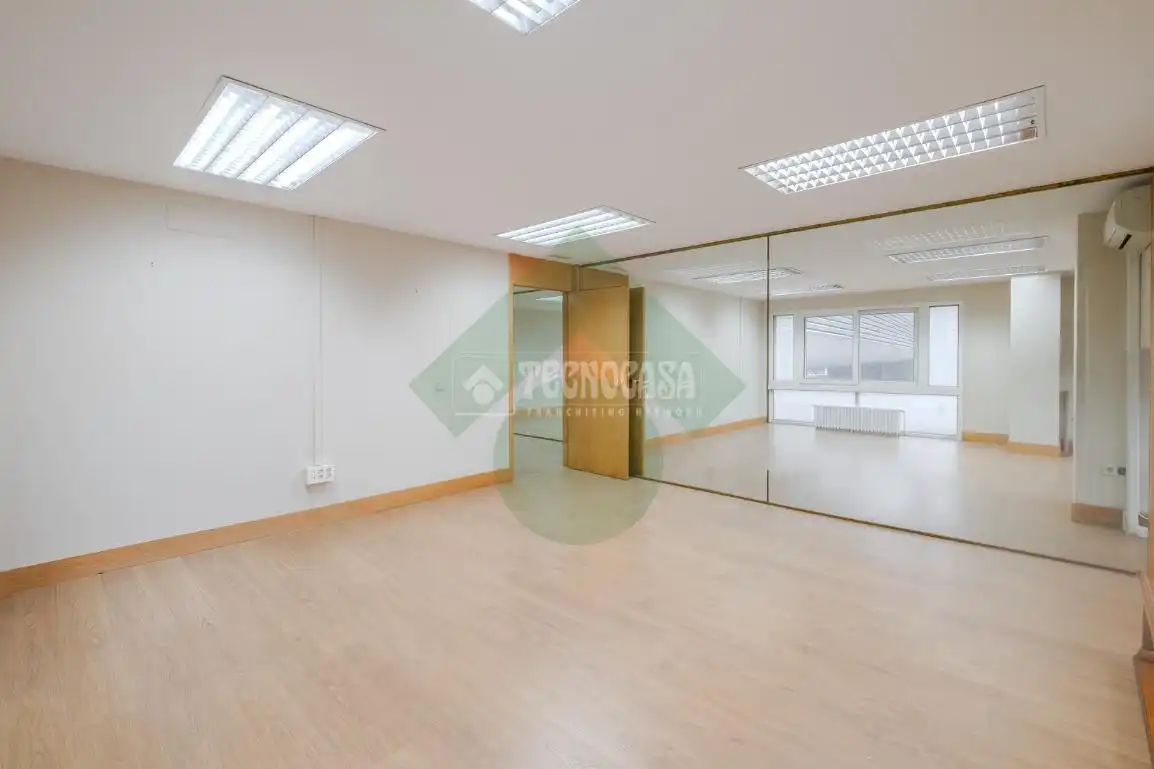 Büro zur Miete in Madrid mit Klimaanlage und Heizung
