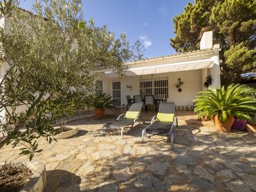 Detached house with garden for sale in Polígono Y 161