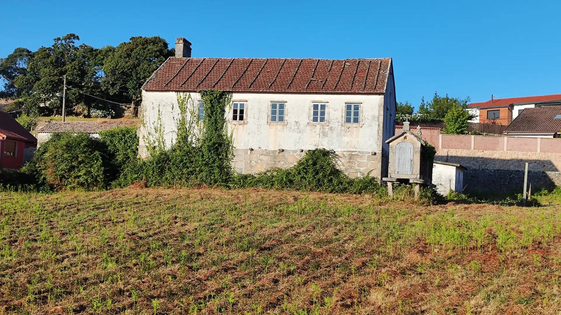Außenansicht von Country house zum Verkauf in Nigrán mit Privatgarten