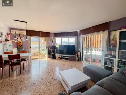 Living room of Flat for sale in Mataró  with Heating and Balcony