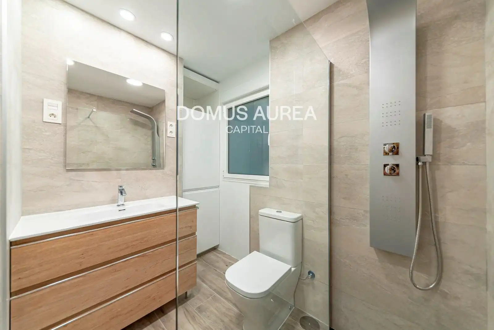 Baño de Piso de alquiler en Madrid con Aire acondicionado, Calefacción y Parquet