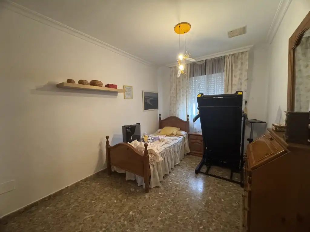 Schlafzimmer von Haus oder Chalet zum Verkauf in Algeciras mit Ofen und Waschmaschine