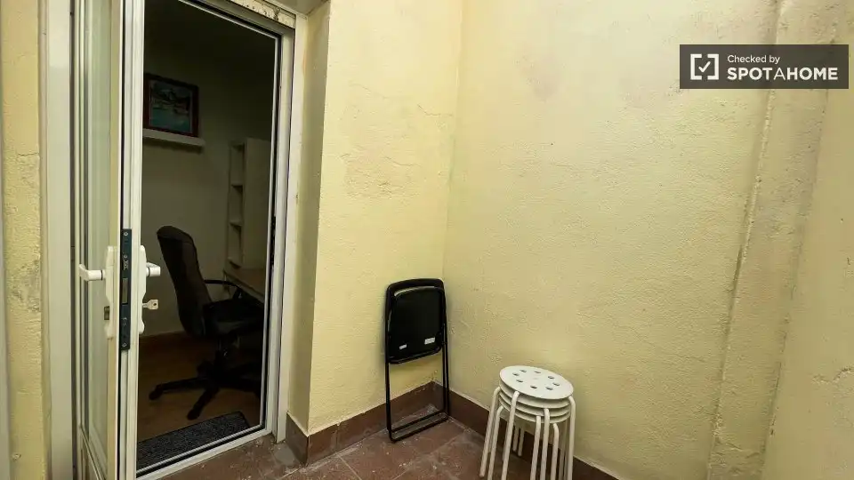 Room in Tres Olivos - Valverde
