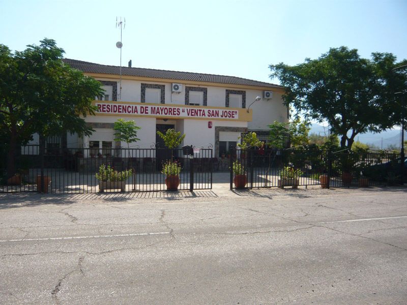 Vista exterior de Edifici en venda en Robledo