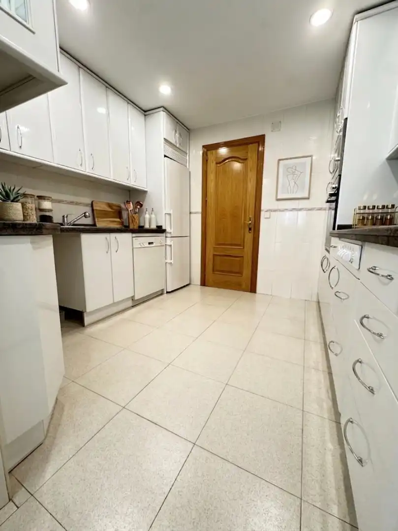 Kitchen of Flat for sale in Madrid  with Parquet flooring, Storage room and Furnished