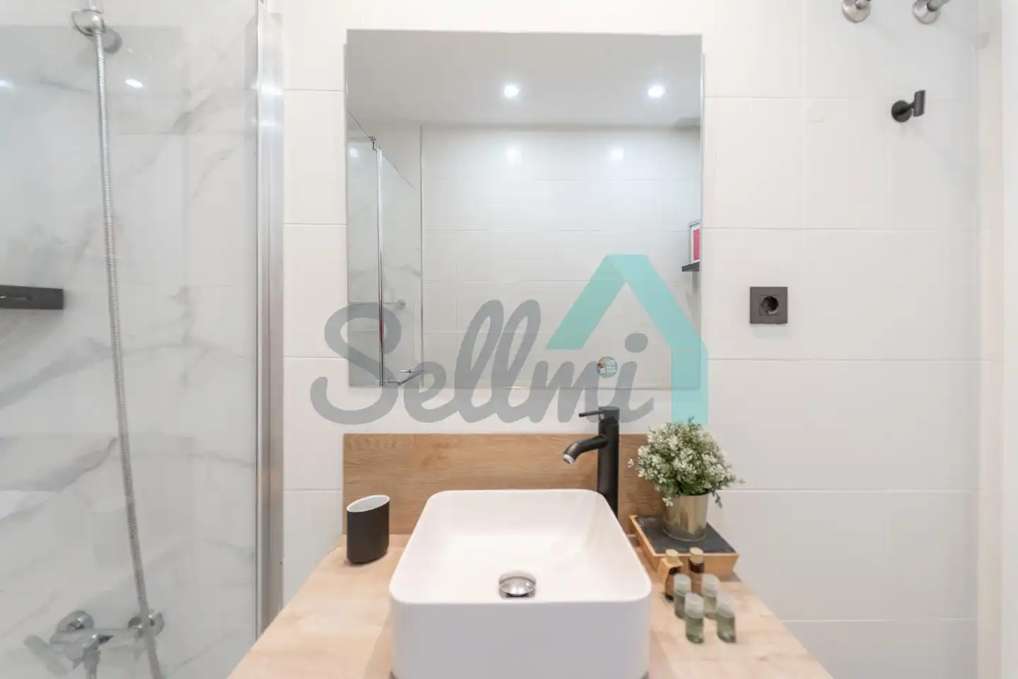 Baño de Planta baja de alquiler en Oviedo  con Calefacción, Terraza y Amueblado