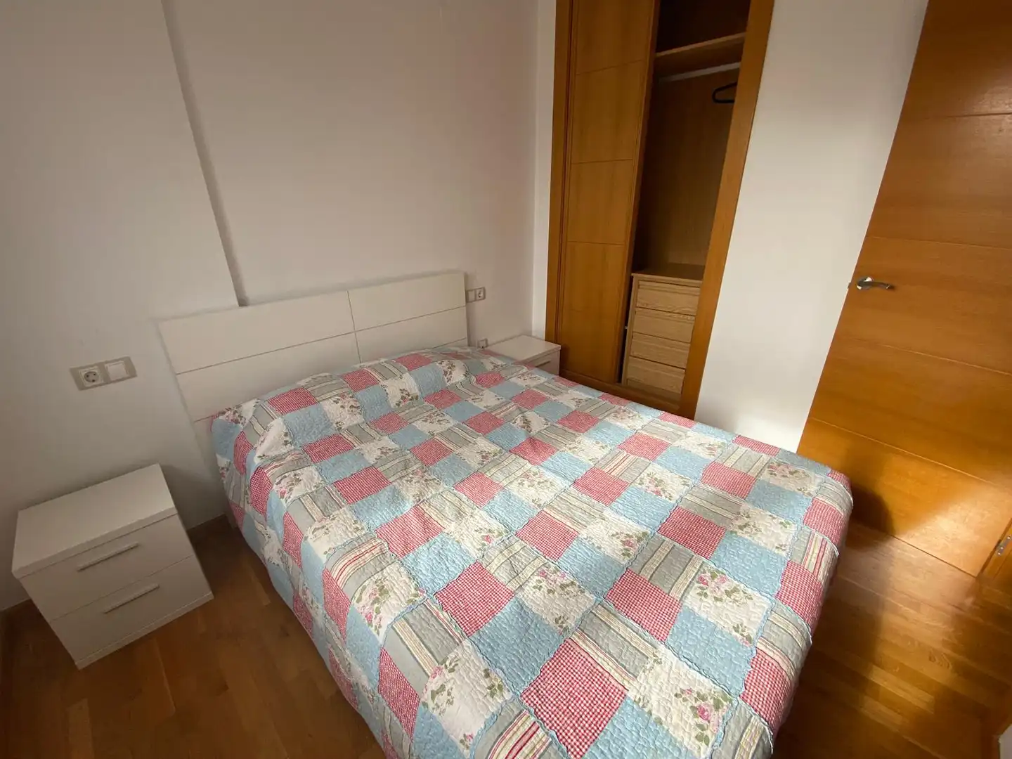 Attic for rent in Avenida Doctor Francisco Gaspar Huelves, Facultad de Medicina
