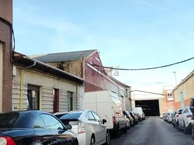 Vista exterior de Nave industrial en venta en Gijón 