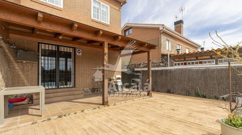 Foto 3 de Casa adosada en venta en Pioz, Guadalajara