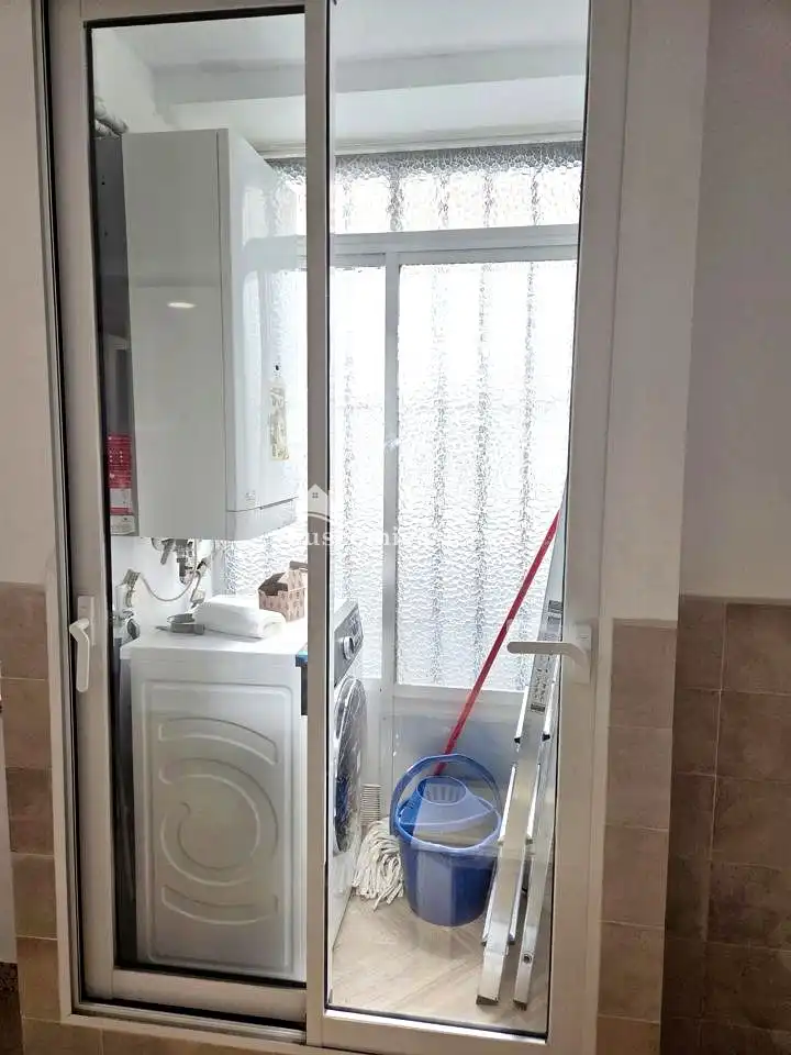 Bany de Pis per a compartir en Jaén amb Aire condicionat, Calefacció i Parquet