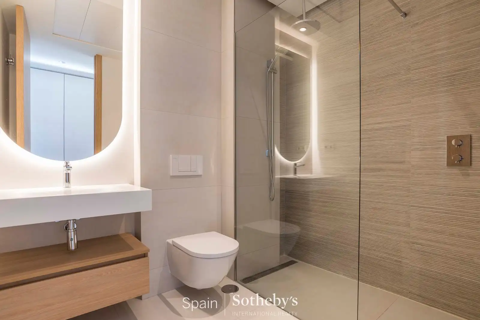 Bany de Apartament de lloguer en Pozuelo de Alarcón amb Aire condicionat, Calefacció i Jardí privat
