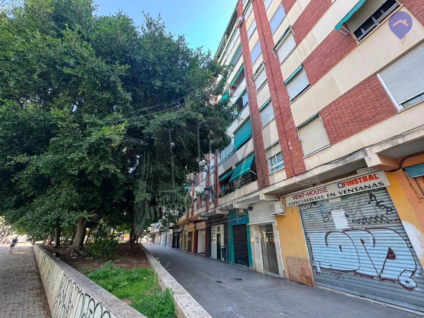 Vista exterior de Pis en venda en Valencia amb Aire condicionat, Terrassa i Alarma