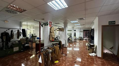 Foto 4 de Edifici en venda a Avenida Pais Valencia, Llombai, Valencia