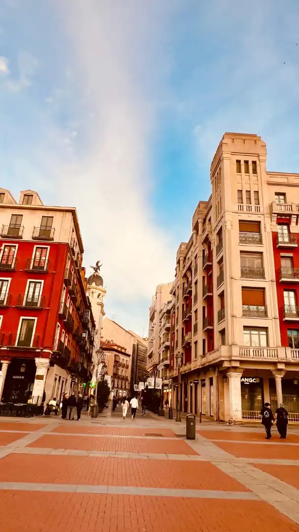Außenansicht von Wohnung zum Verkauf in Valladolid mit Heizung, Parkett und Terrasse