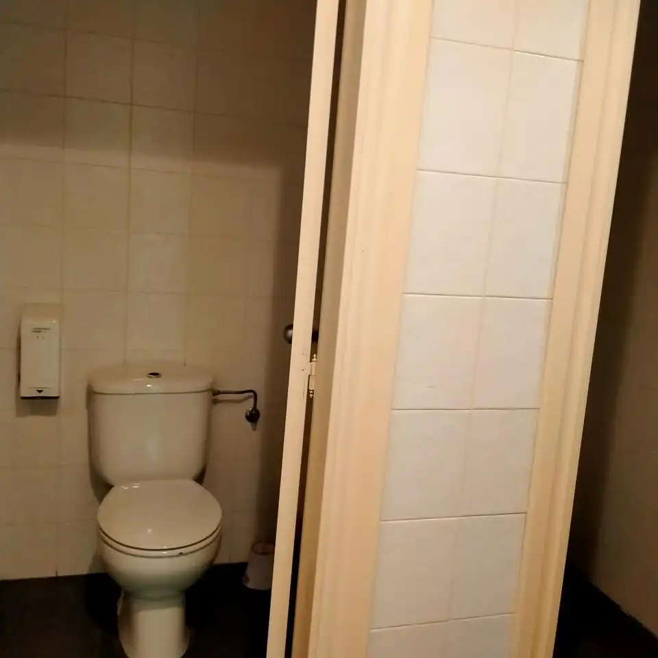 Baño de Local en venta en Calatayud con Aire acondicionado