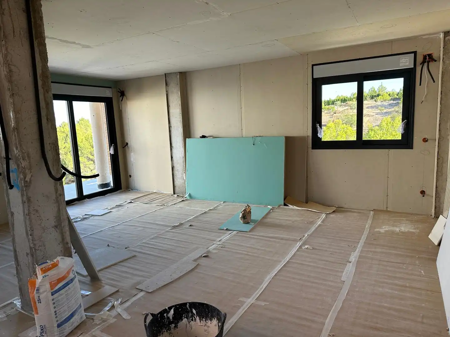 Sala de estar de Casa o chalet en venta en La Nucia con Aire acondicionado, Terraza y Piscina