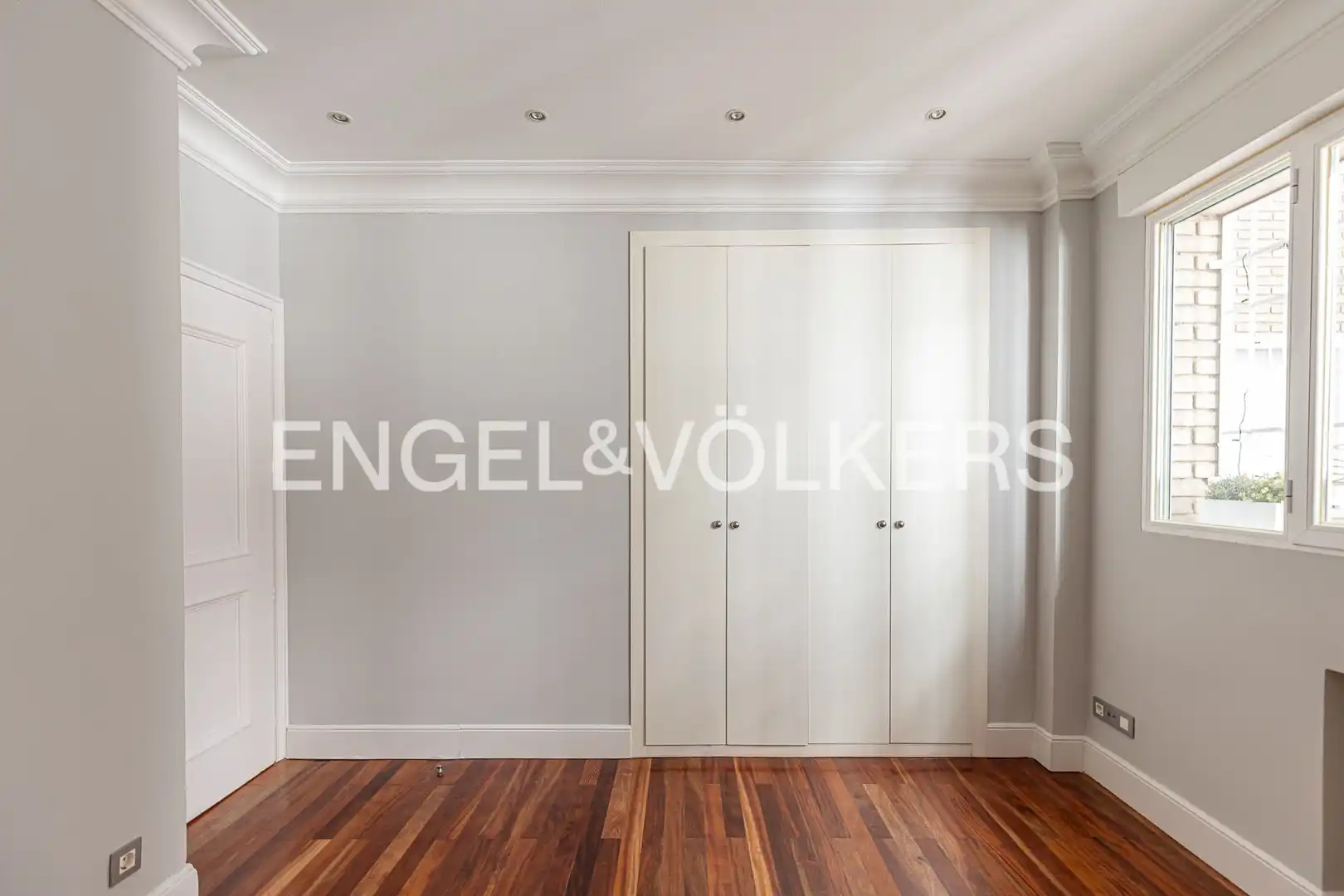 Habitación de Piso en venta en Madrid con Calefacción, Terraza y Trastero
