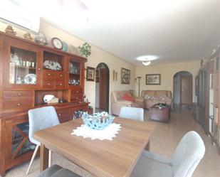 Menjador de Apartament en venda en Villajoyosa / La Vila Joiosa amb Calefacció, Terrassa i Piscina comunitària