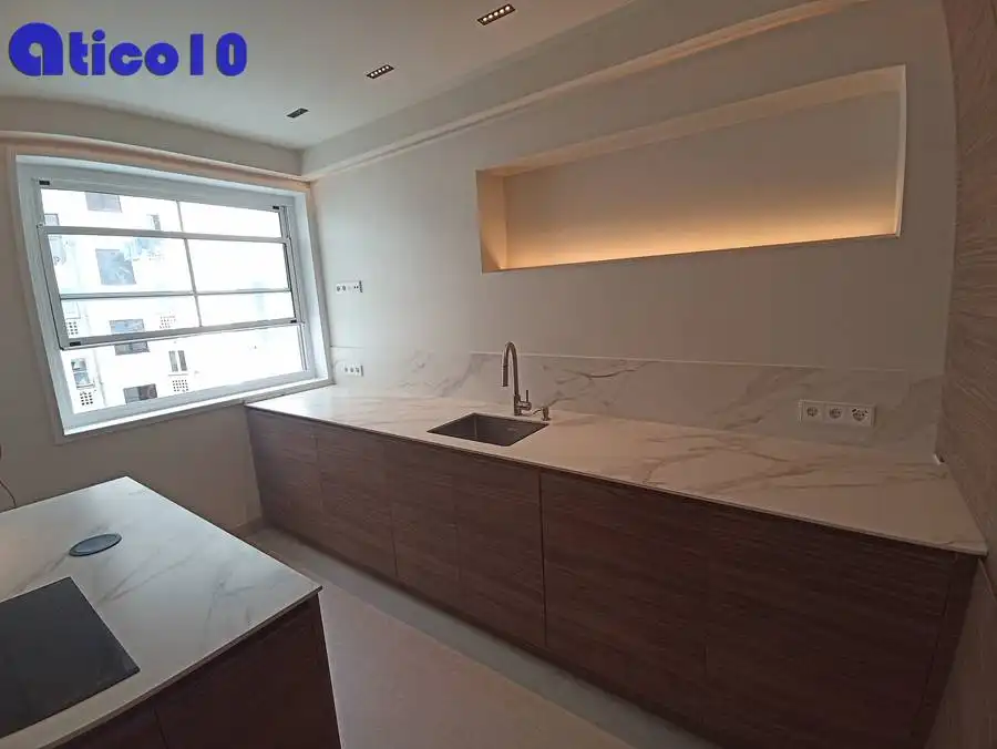 Flat for rent in Calle Asturias, Parque San Francisco - Uría