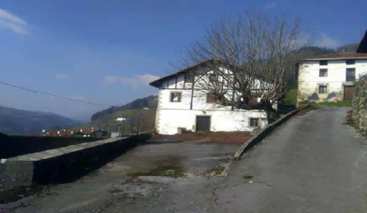 Vista exterior de Residencial en venta en Errezil, Gipuzkoa