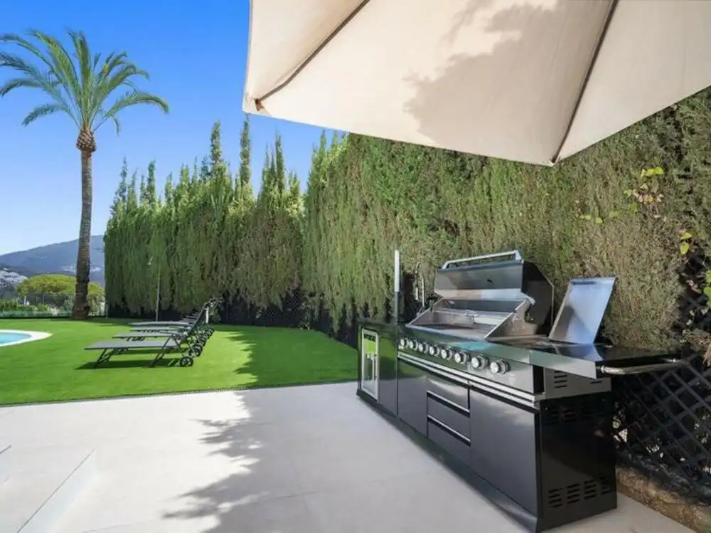 Terrace of Houses for sale in Nueva Andalucía