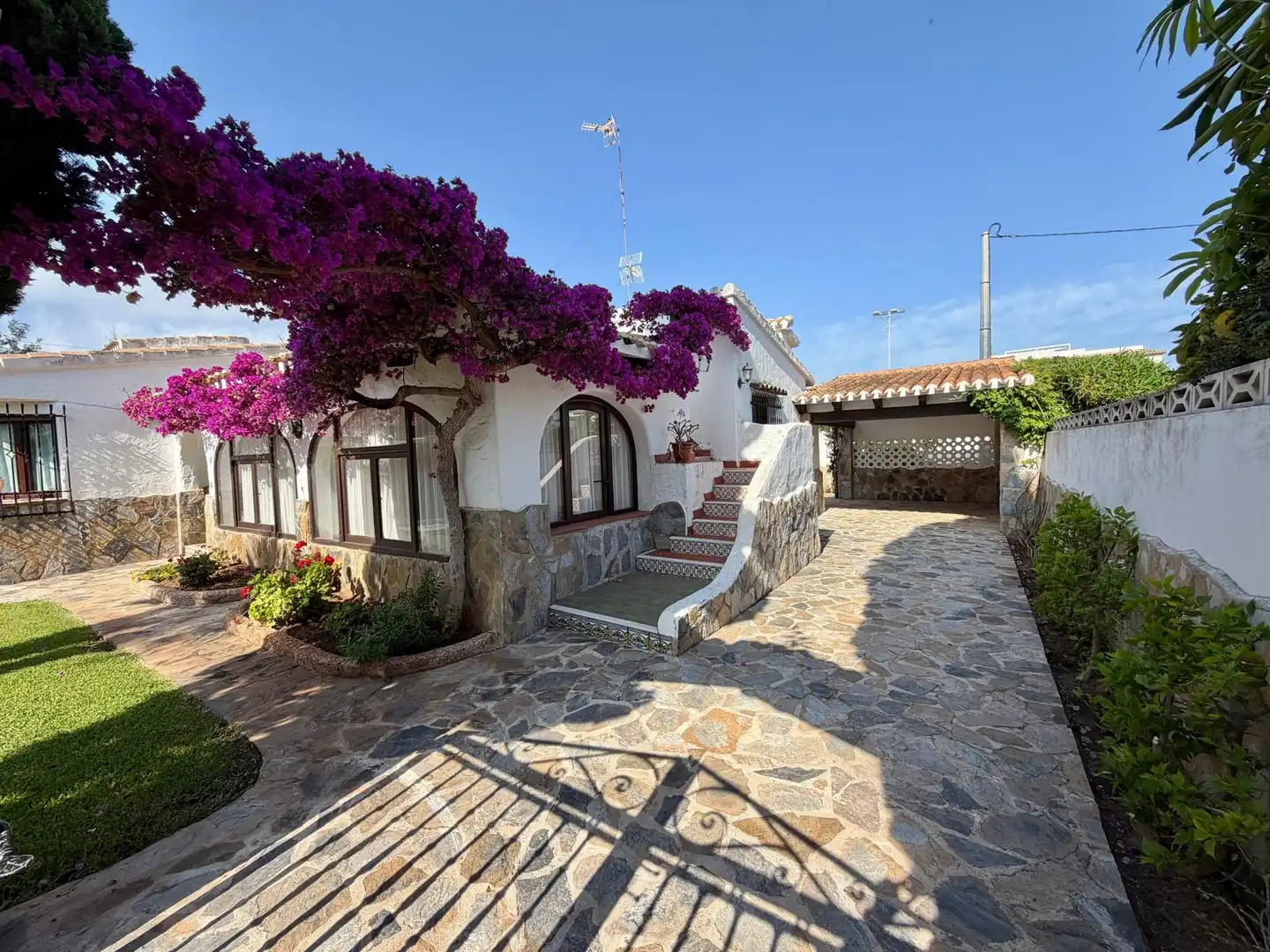 Detached house with pool for sale in Las Marinas / Les Marines, imagen 13