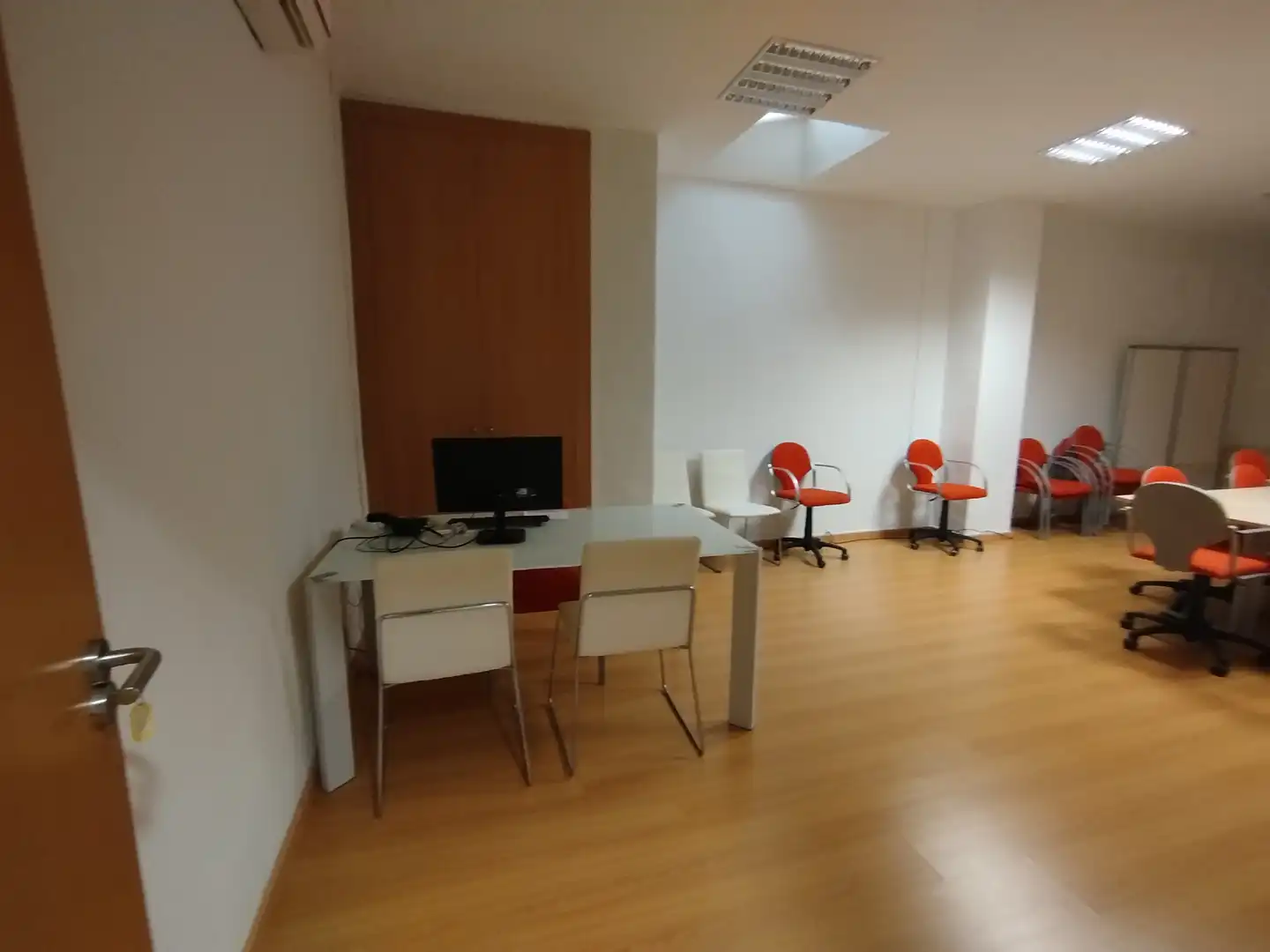 Commercial properties for sale in Castellón de la Plana / Castelló de la Plana  with Air Conditioner, Parquet flooring and Furnished
