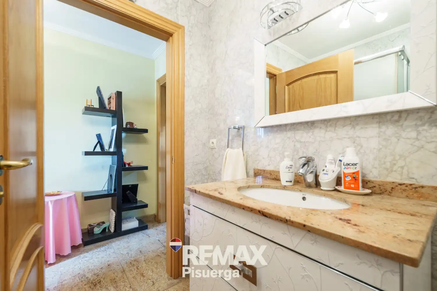 Baño de Casa o chalet en venta en Laguna de Duero con Aire acondicionado, Calefacción y Jardín privado