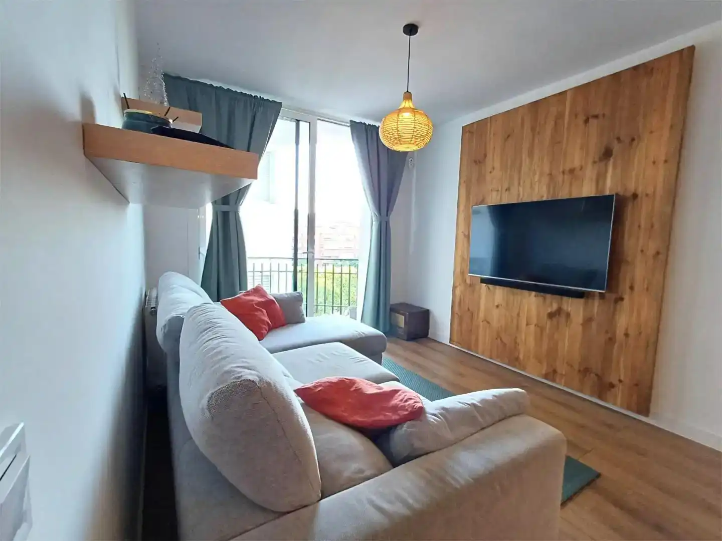 Living room of Flat for rent in Badalona  with Air Conditioner and Balcony