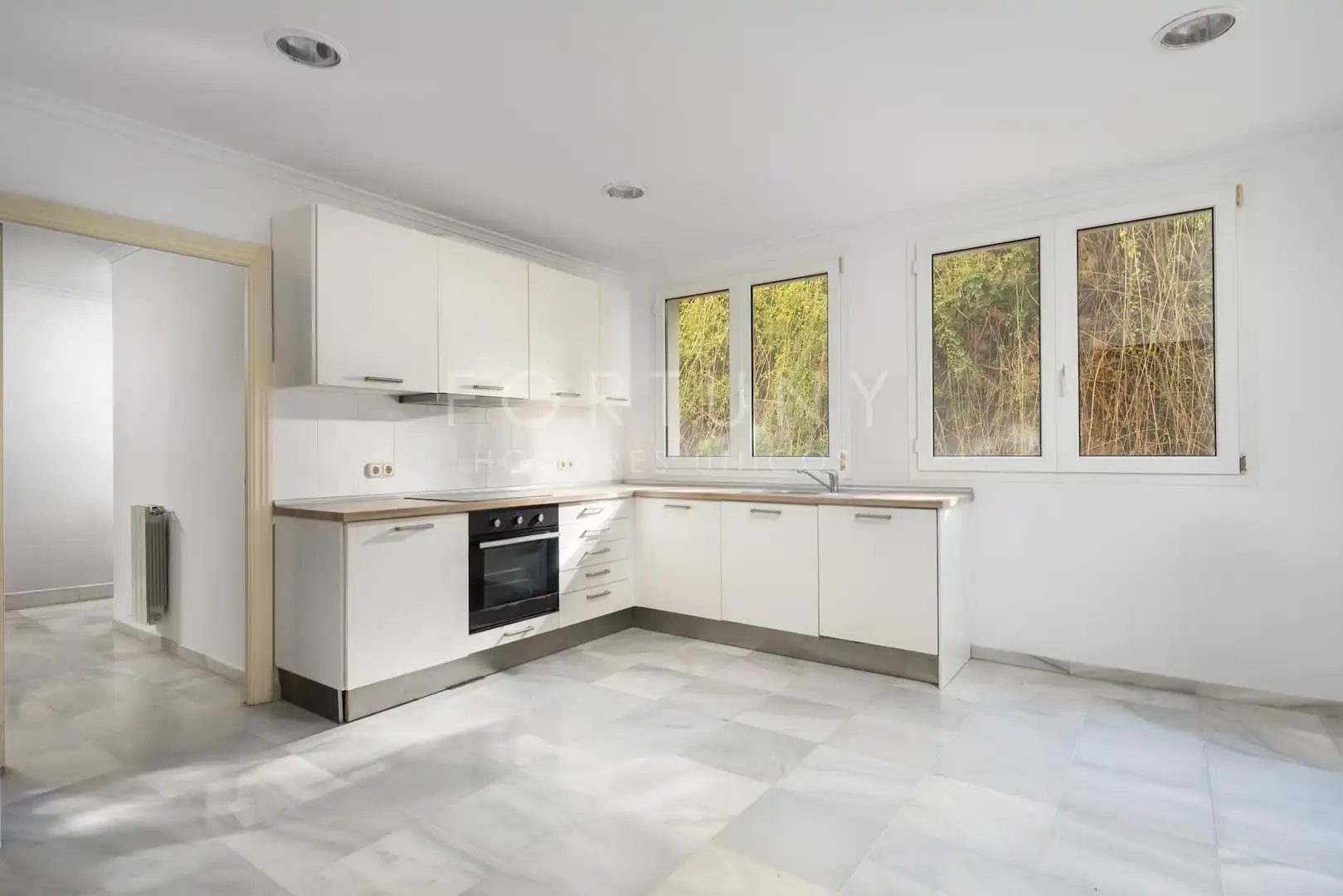 Kitchen of Flat for sale in Málaga  with Air Conditioner, Terrace and Storage room