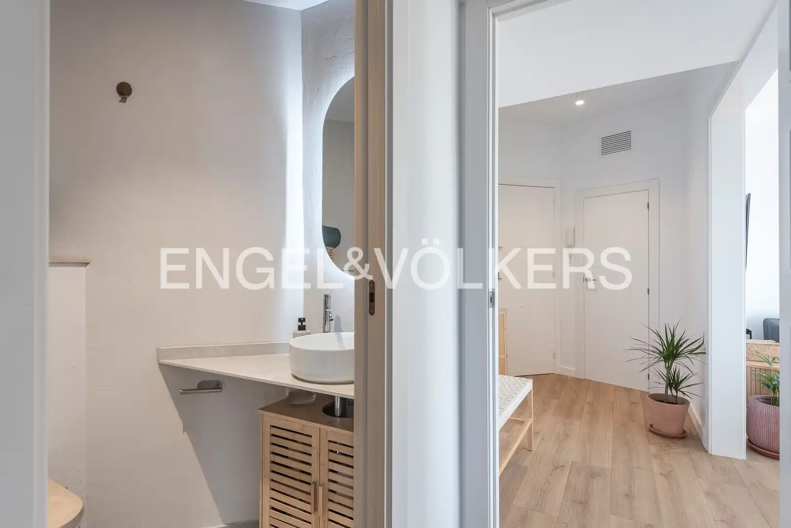 Bedroom of Flat for sale in Barcelona  with Air Conditioner, Heating and Parquet flooring
