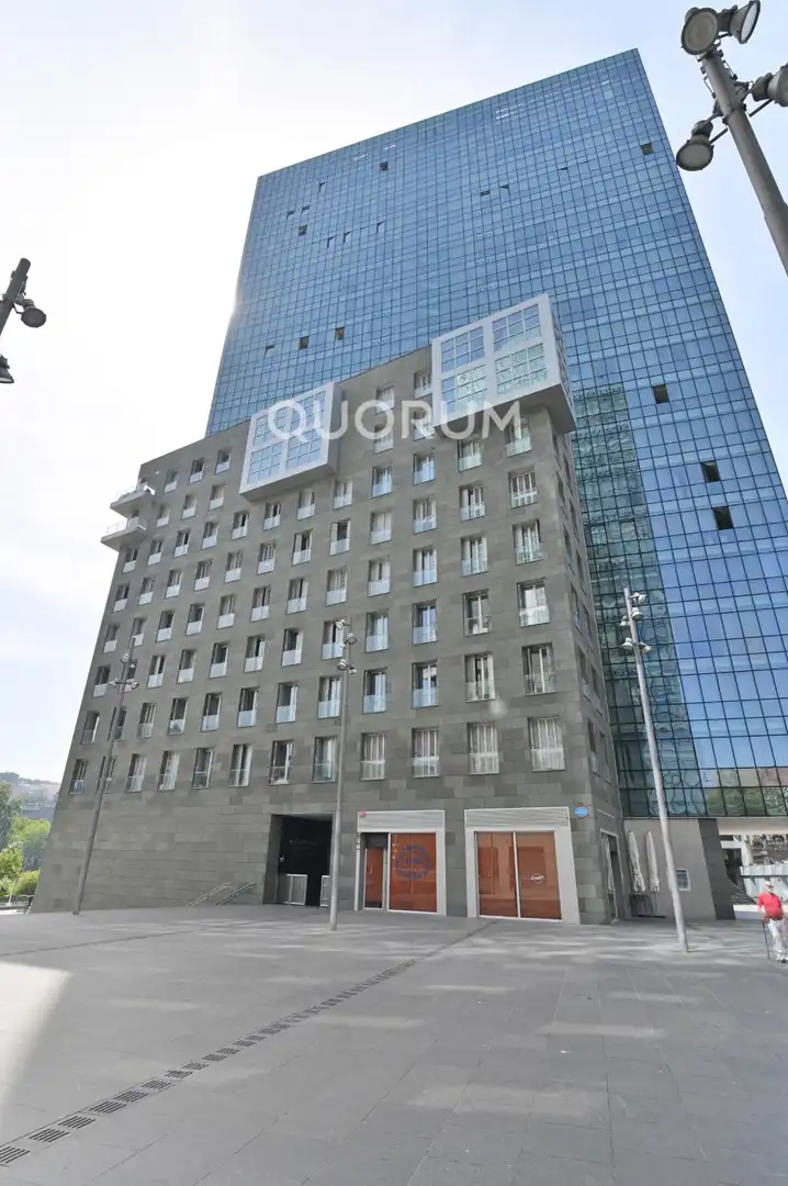Außenansicht von Wohnung zum Verkauf in Bilbao  mit Klimaanlage, Heizung und Terrasse