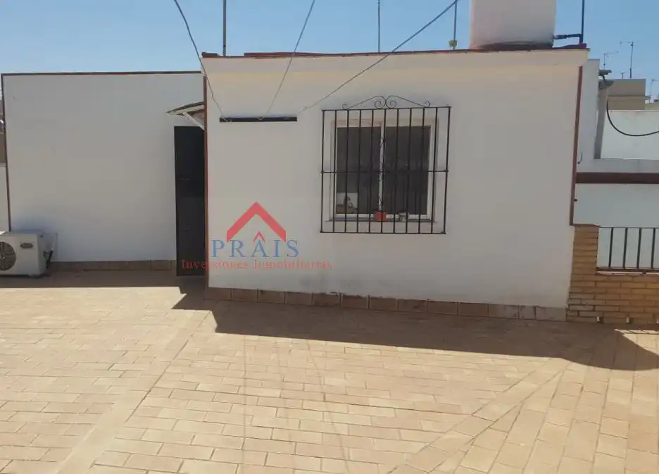 Vista exterior de Piso en venta en Utrera con Aire acondicionado y Parquet
