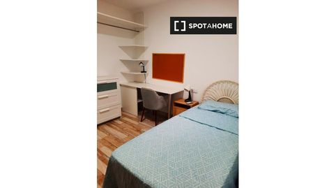 Foto 5 von Zimmer in Les Tendetes - Avenida Burjassot, Valencia Capital