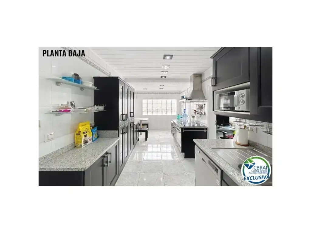 Casa en venta en Carrer Montgrí, imagen 3