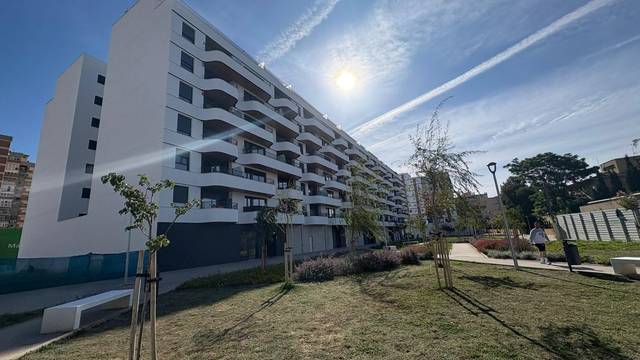 Piso en Venta en Calle MENORCA en Los Guindos - Parque Mediterráneo - Santa Paula